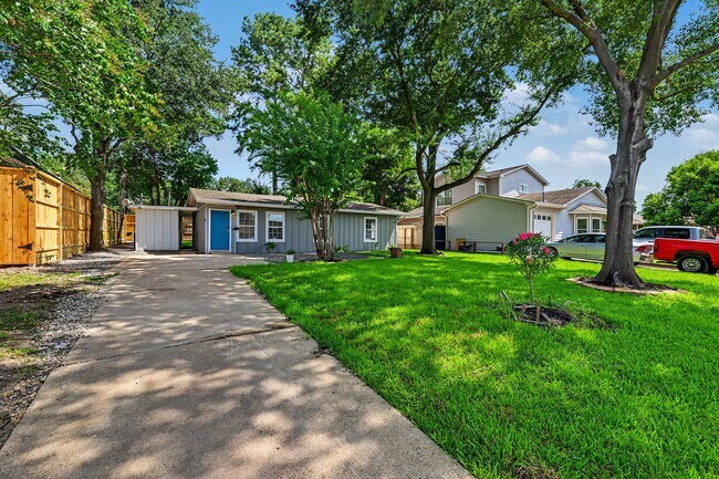 Building Photo - 5202 Nina Lee Ln