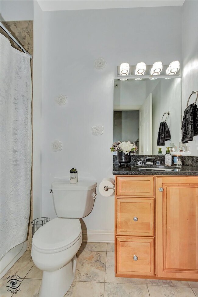 Building Photo - 4330 N Neva Ave