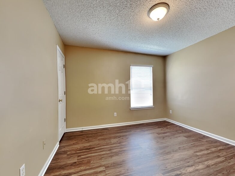 Building Photo - 7295 US Open Blvd