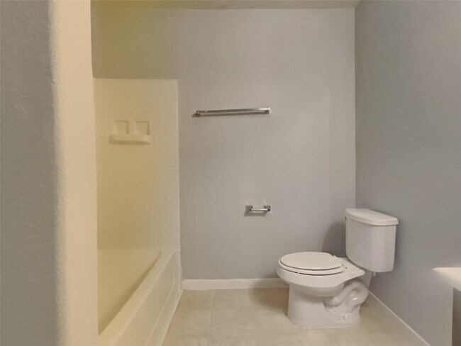 Building Photo - 1811 Artem Ct