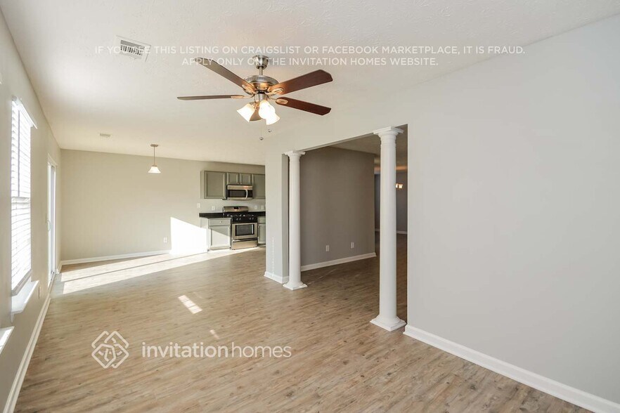 Building Photo - 423 Crested View Dr