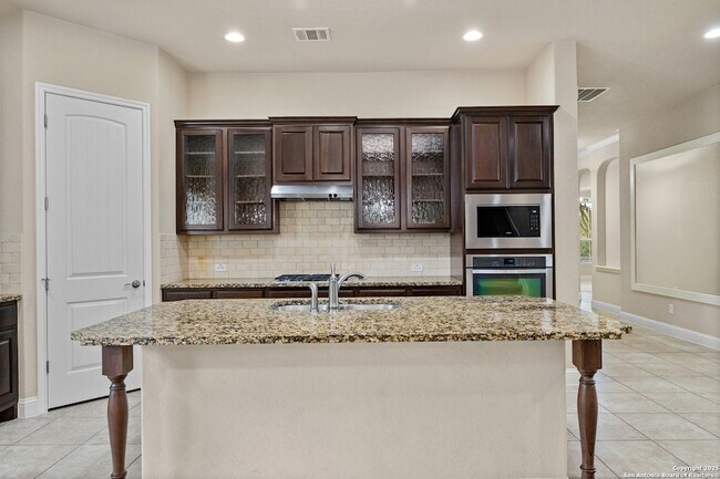 Building Photo - 723 Viento Point