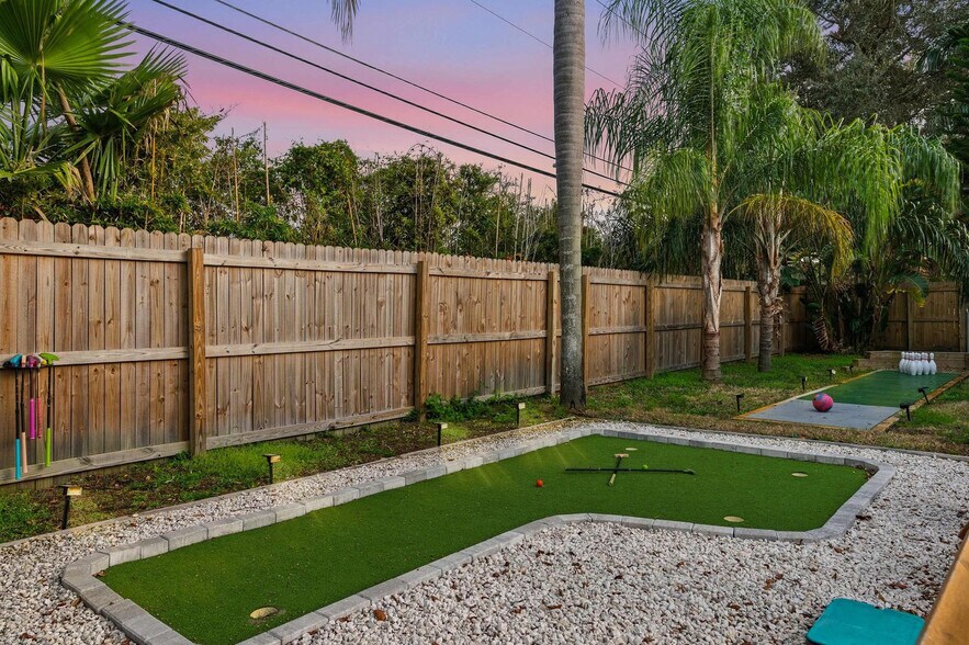 Building Photo - 1596 Idle Dr NE