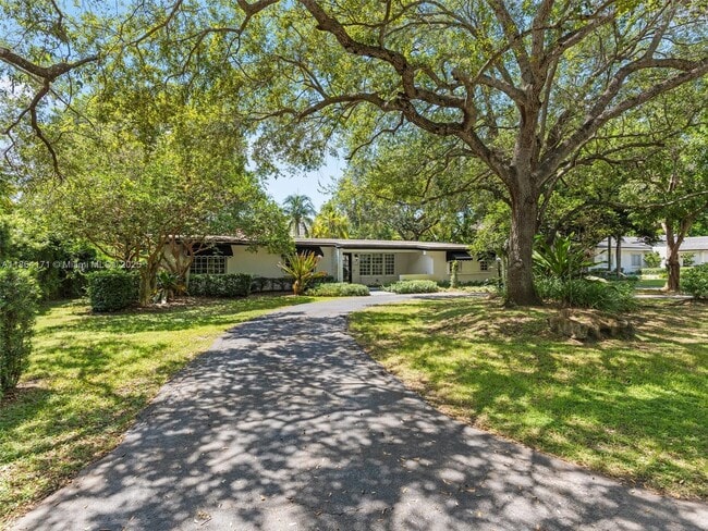 Building Photo - 9310 SW 70th Ave