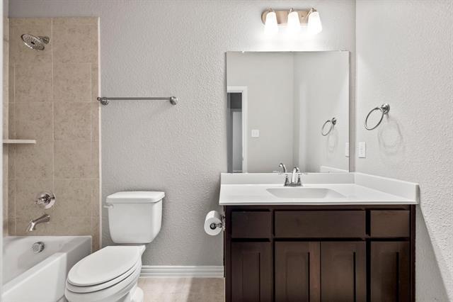 Building Photo - 3201 Solana Cir