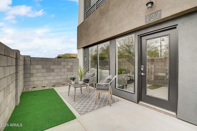 Building Photo - 16601 N Parkview Pl