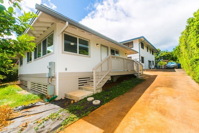 Building Photo - Newly built 2 bedroom 2 full bath full size kitchen + living area detached SFH Aiea Heights