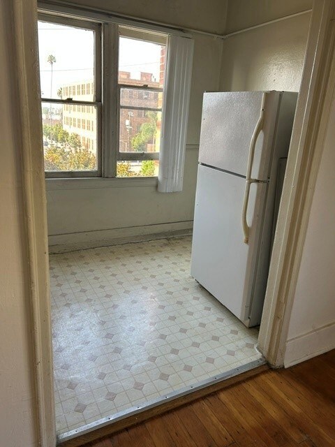 Floorplan - 2500 S Hobart Blvd