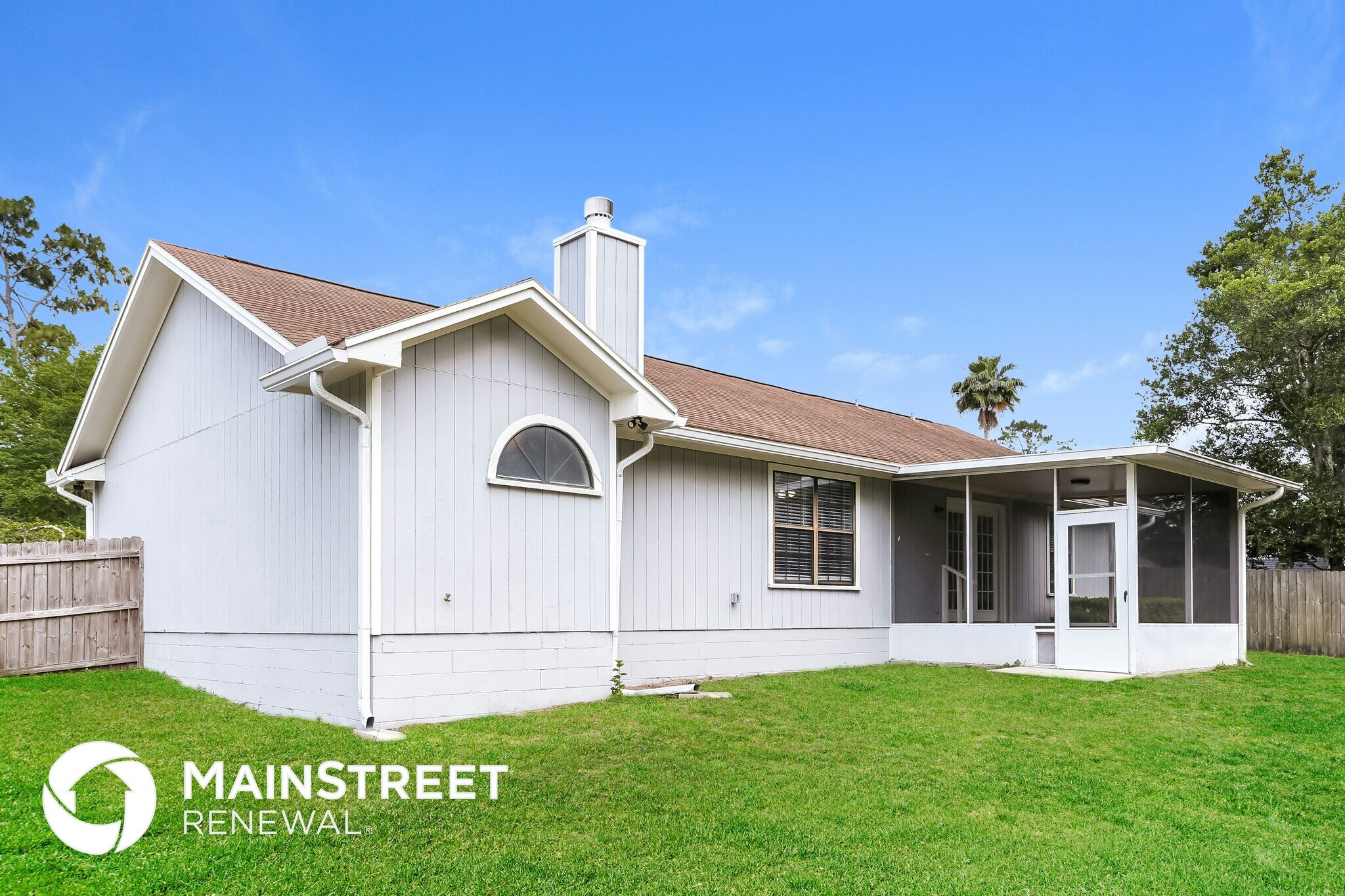 Building Photo - 1330 Westlawn Dr