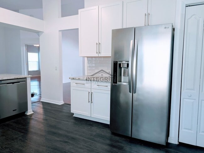 Building Photo - 30549 Tremont Dr