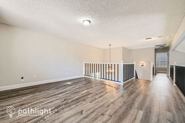 Building Photo - 401 Williams St