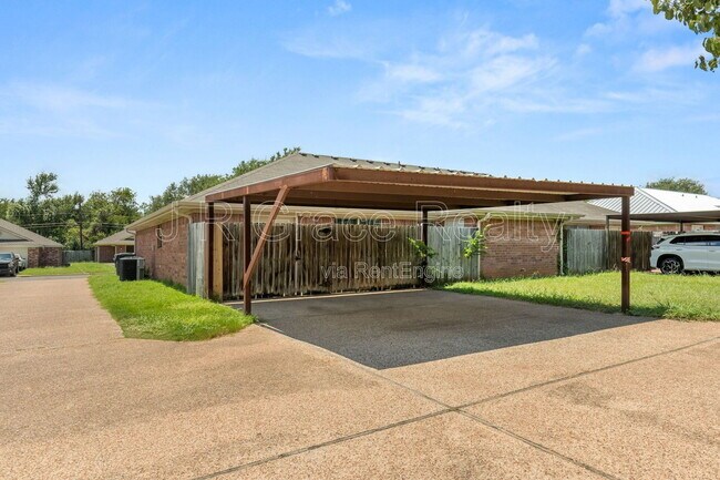 Building Photo - 10217 Hyacinth Ln
