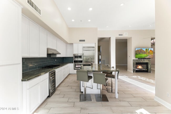 Building Photo - 11811 E Terra Dr