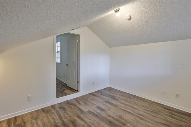 Building Photo - 13703 Sweetwater Cove Pl