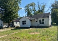 Building Photo - New Listing! - $490 Month / $700 Down