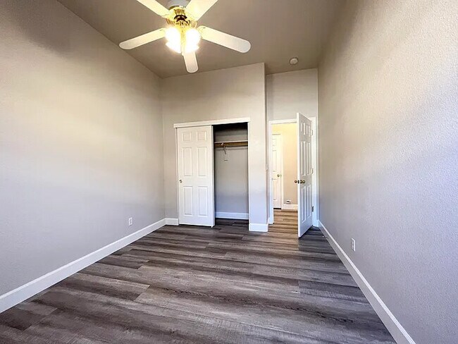 Building Photo - Stunning 4 bedroom 2 bathroom home in Linc...