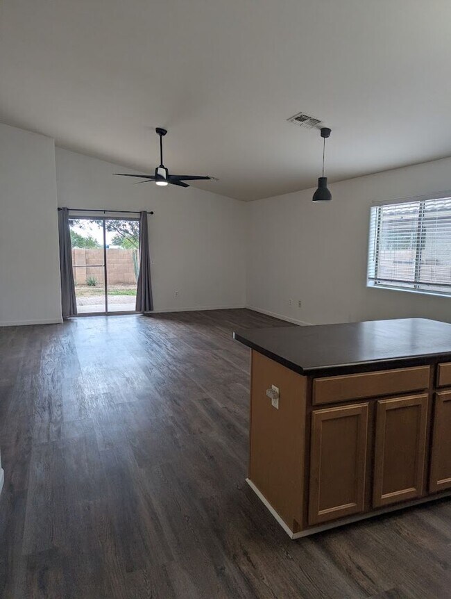 Building Photo - Great Northwest Home with Solar!