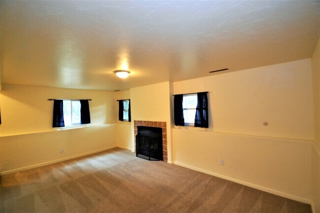 Building Photo - 1288 Suncrest Way