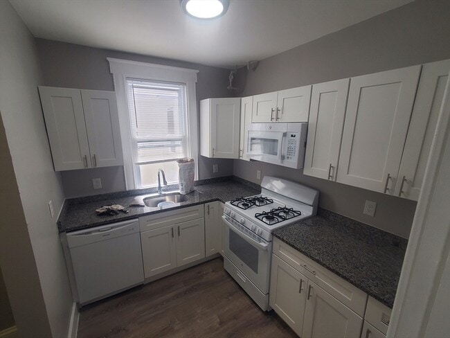 Primary Photo - 738 Washington St