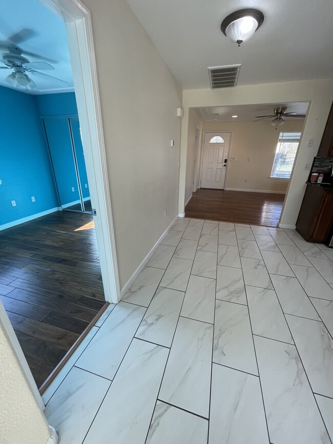 Building Photo - 8302 Bailey Rd