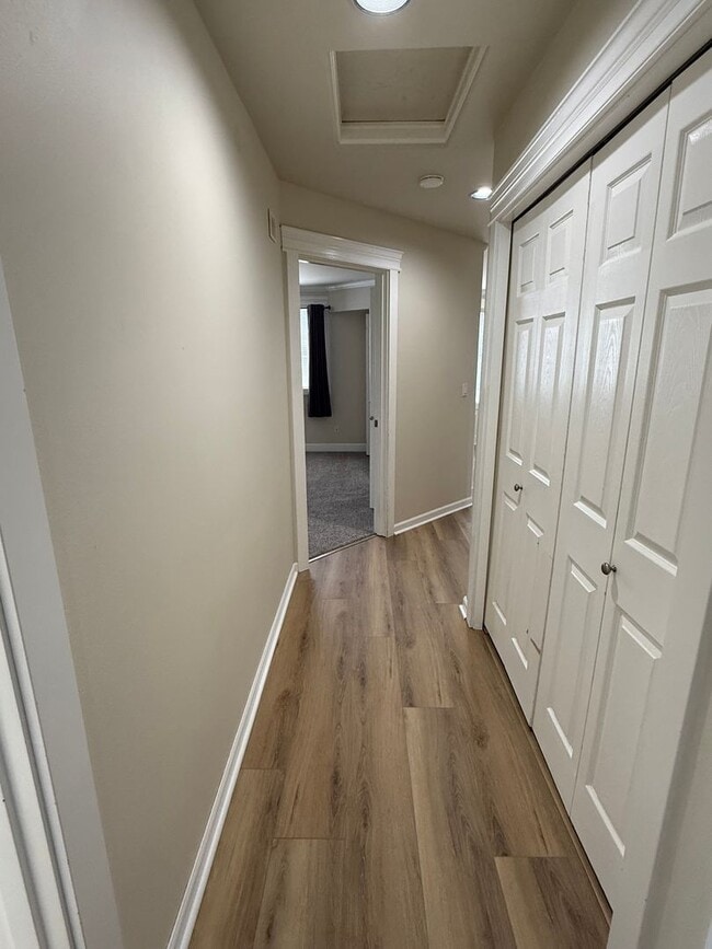 Building Photo - Charming No-Stairs Rambler – Move-In Ready...