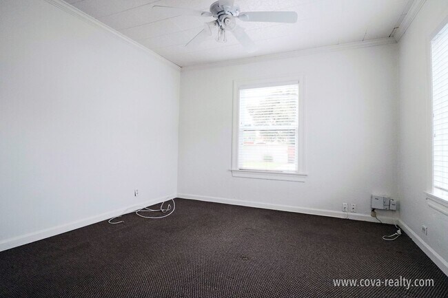 Building Photo - 625 Palm Dr