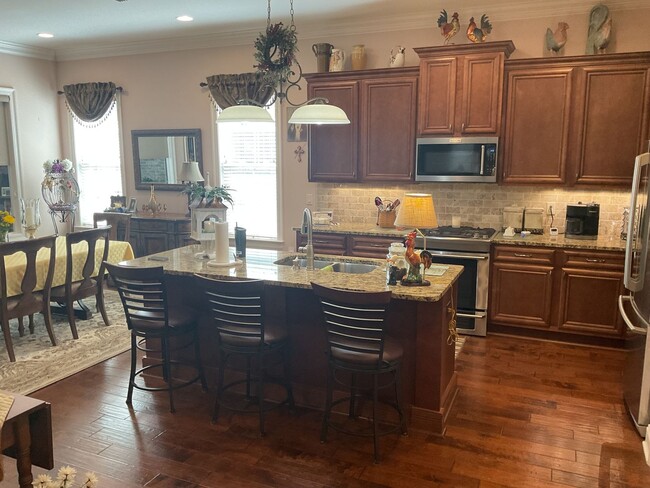 Building Photo - 4BR!! RARE opportunity to RENT at The Stab...