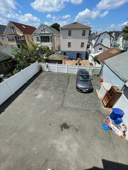 Building Photo - 1018 Kilsyth Rd