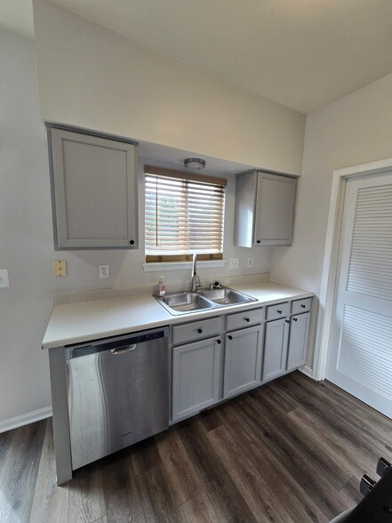 Building Photo - 22241 W Niagara Trl