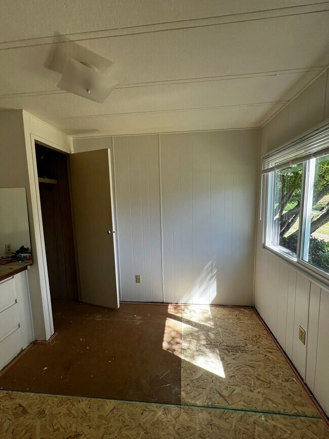 Building Photo - Remodeled 3BD 2BA in Ferndale!
