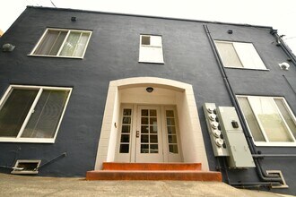 Building Photo - 1p372 - Ridge Road