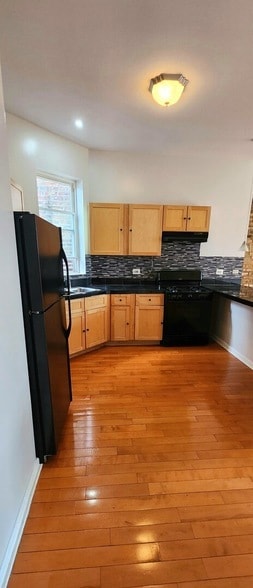 Building Photo - 4609 S Vincennes Ave