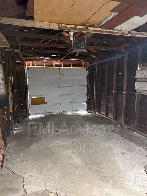 Building Photo - 1267 SW Plass Ave