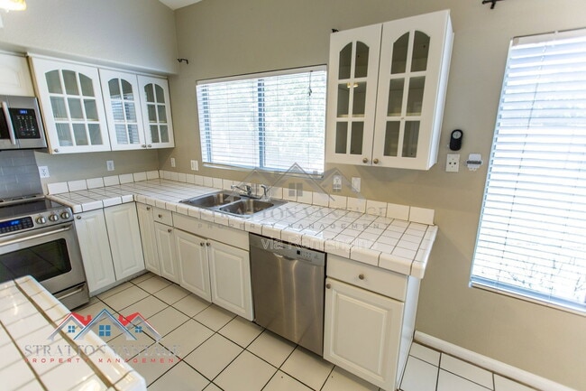 Building Photo - 1891 E Brentrup Dr