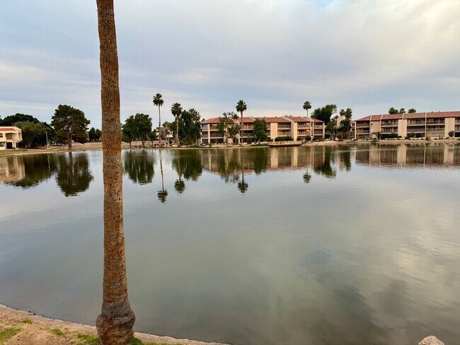 Building Photo - 1ST FULL MONTHS RENT FREE!!! AFFORDABLE UNIT IN NORTH PHOENIX!!!