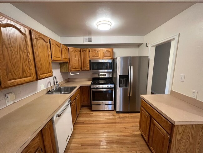 Building Photo - Delightful 1 Level 4 Bedroom Home On Exten...