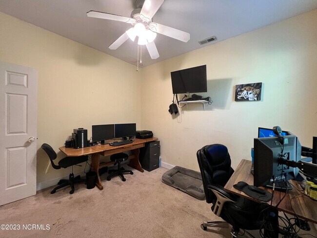 Building Photo - 10169 Whispering Cove Ct SE