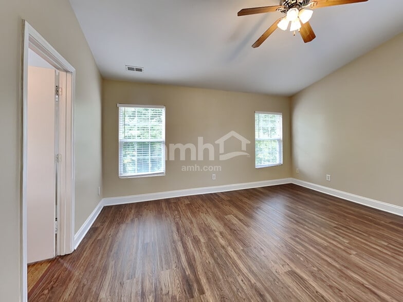 Building Photo - 3770 Marshlane Way