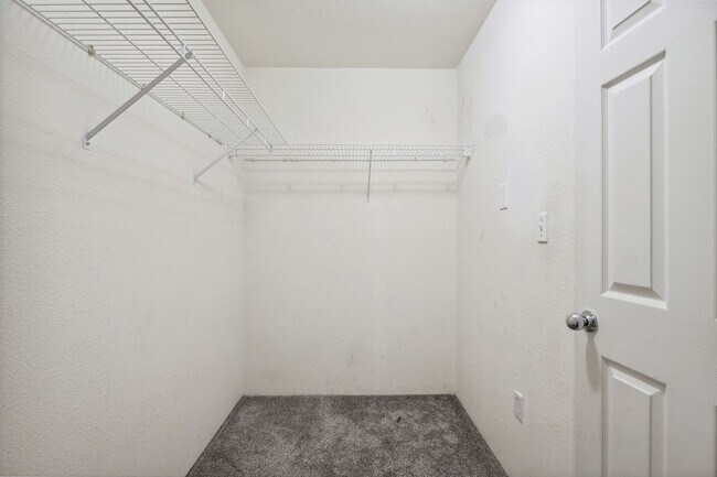 Building Photo - 4 Bed, Pet Friendly Kapolei Home