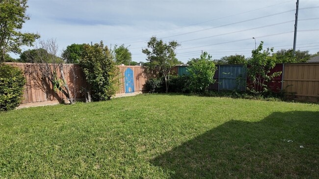 Building Photo - 613 Palomar Ln