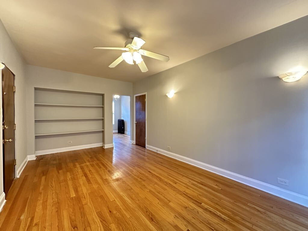 Building Photo - 4041 N Paulina St
