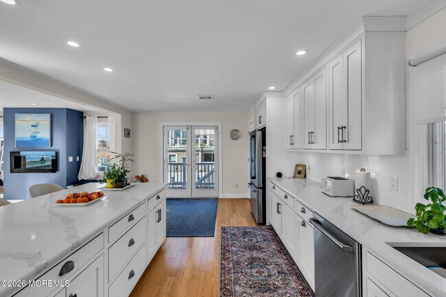 Building Photo - 550 Whiting Ave