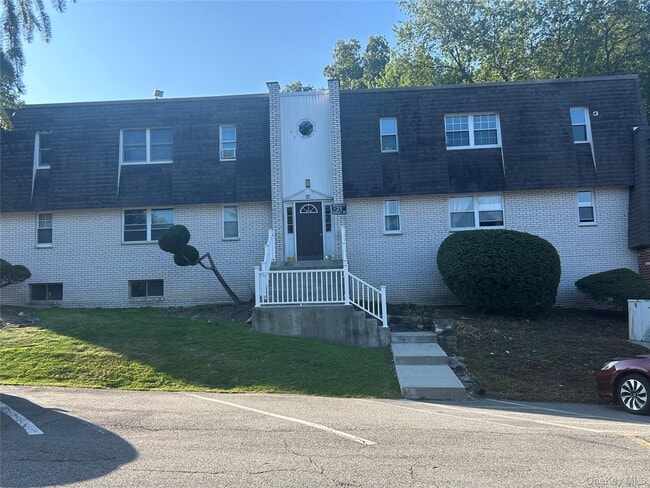 Primary Photo - 21 Crescent Dr