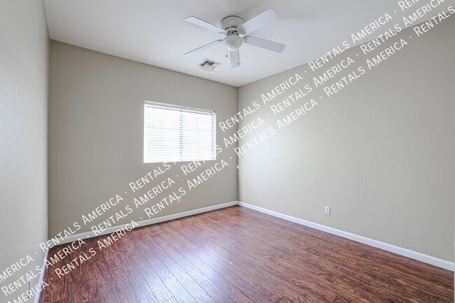 Building Photo - 14958 W Cameron Dr