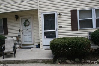 Building Photo - 322 Richard Mine Rd
