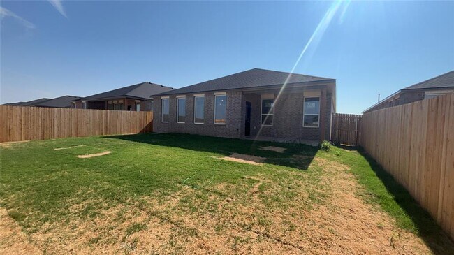 Building Photo - 20417 Deer Creek Dr