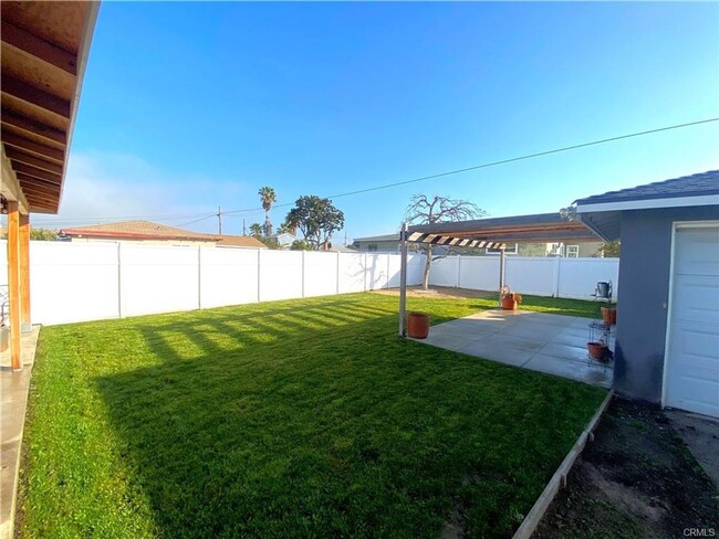 Building Photo - Cozy Single Family Home in Gardena!