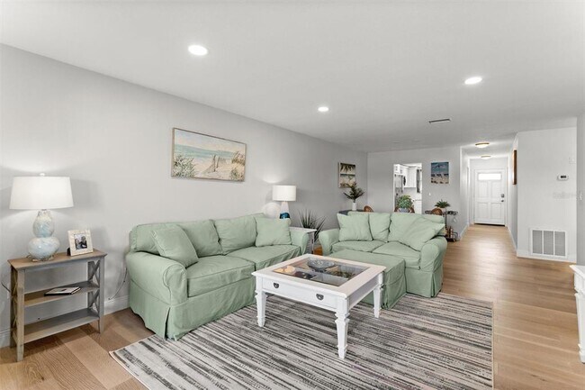 Building Photo - 5955 30th Ave S