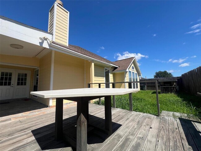 Building Photo - 7806 Crystal Moon Dr