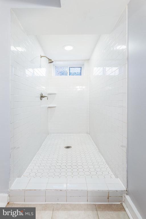 Building Photo - 117 R St NW